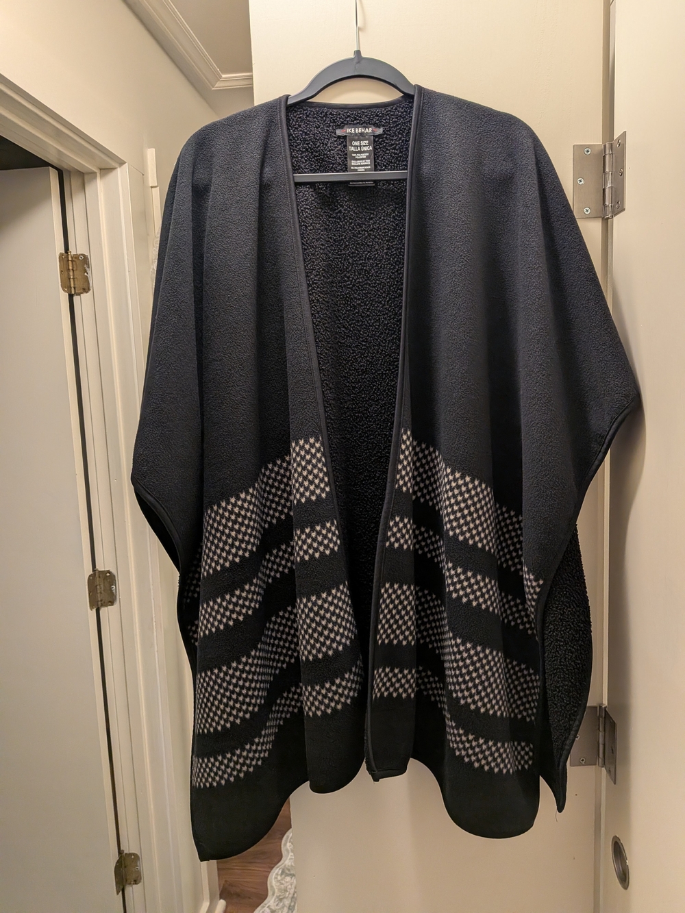 Ike Behar Black Textured Open-Front Poncho One Size